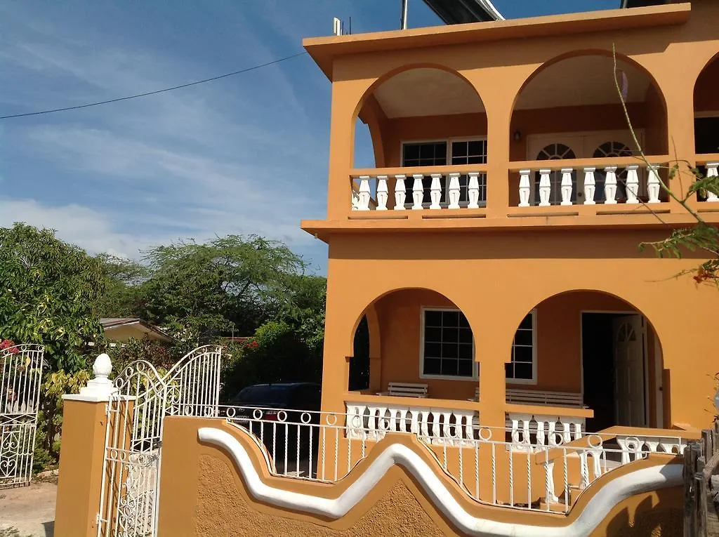 Brytan Villa Treasure Beach 0*,